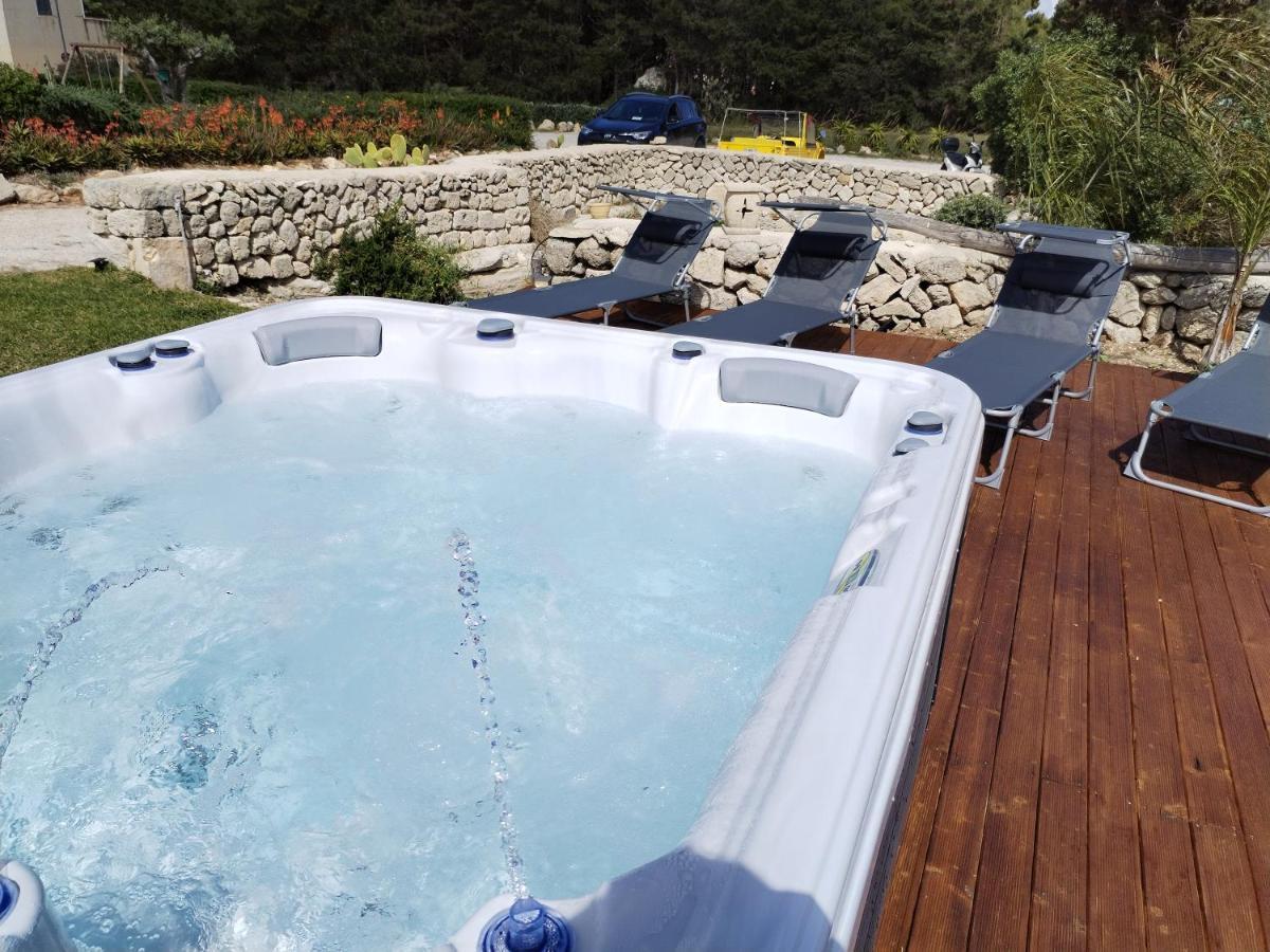 Casa Vacanze Senia Del Rais ฟาวีญานา ภายนอก รูปภาพ