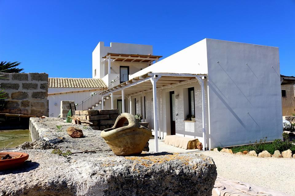 Casa Vacanze Senia Del Rais ฟาวีญานา ภายนอก รูปภาพ