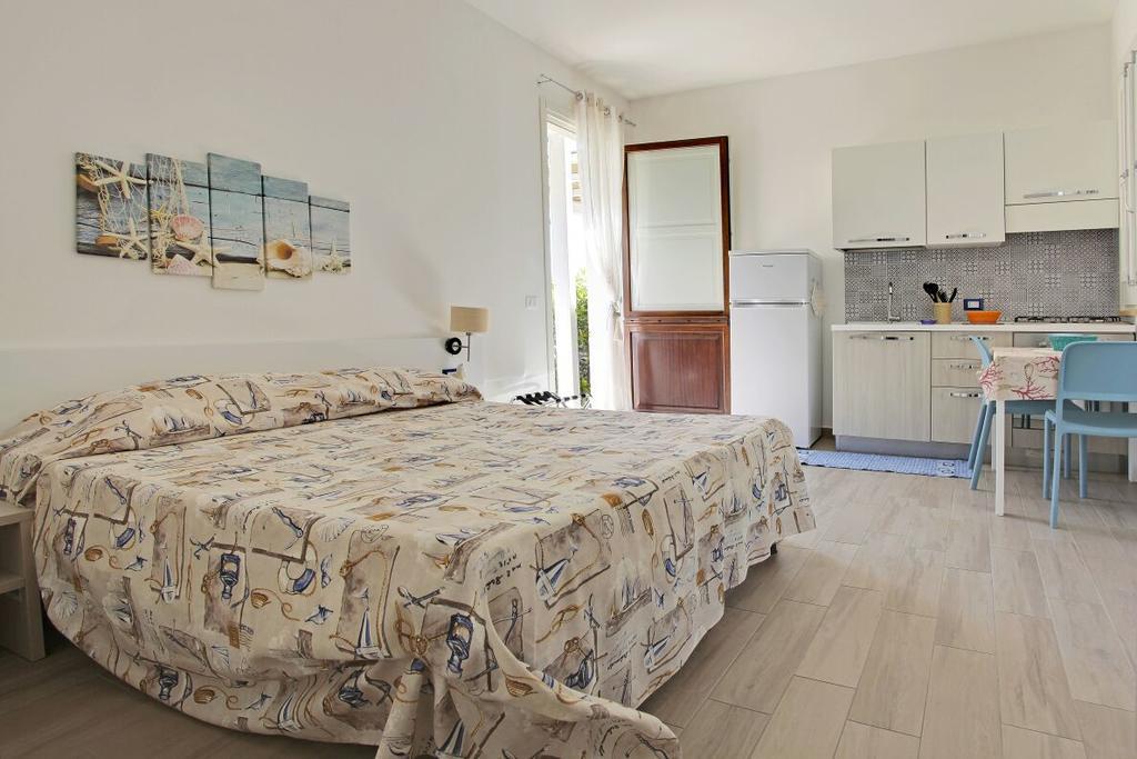 Casa Vacanze Senia Del Rais ฟาวีญานา ภายนอก รูปภาพ