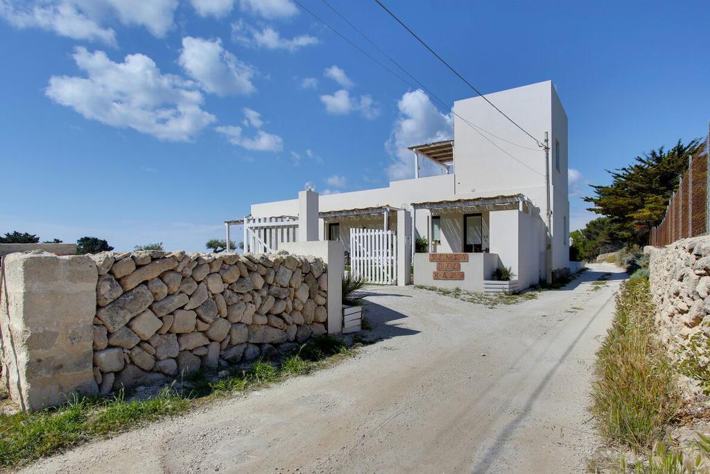 Casa Vacanze Senia Del Rais ฟาวีญานา ภายนอก รูปภาพ